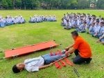 BPBD Kabupaten Asahan Melaksanakan Kegiatan Pemberian Materi Dalam Rangka Masa Pengenalan Lingkungan Sekolah (MPLS) di SMAN 4 Kisaran Dengan Tema Kebencanaan dan Cara Evakuasi Dasar Pada Korban Bencana.