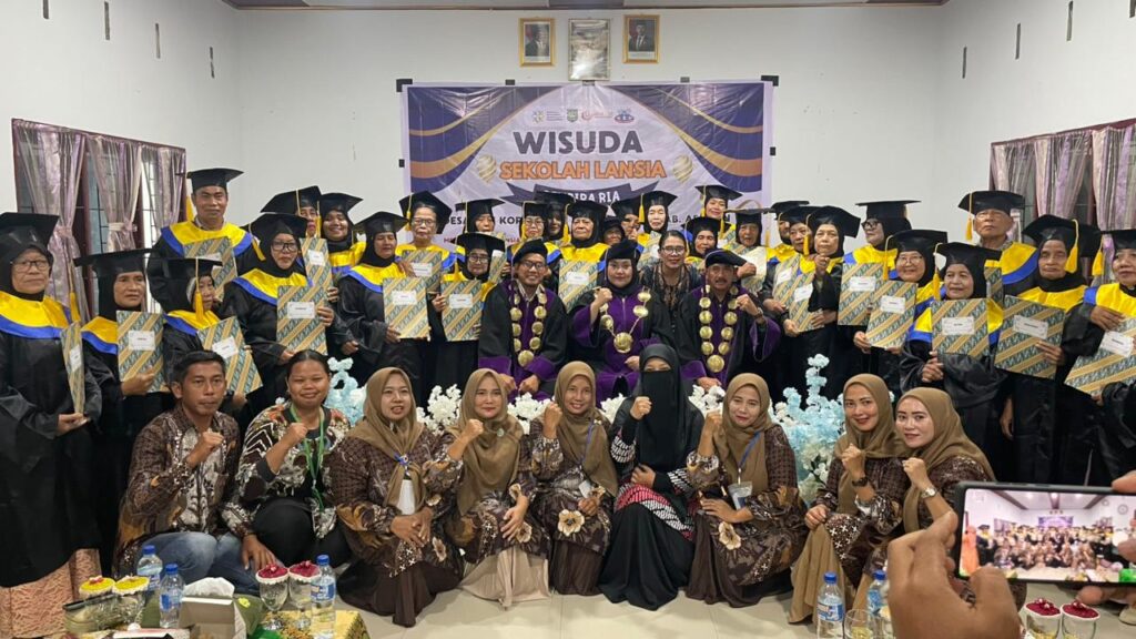 Ledong WISUDA LANSIA DI KECAMATAN AEK LEDONG – Dinas Pengendalian Penduduk, KB ...