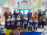 PEMBERIAN BANTUAN BAHAN PANGAN KEPADA KELUARGA RISIKO STUNTING DI DESA BARU KECAMATAN PULAU RAKYAT