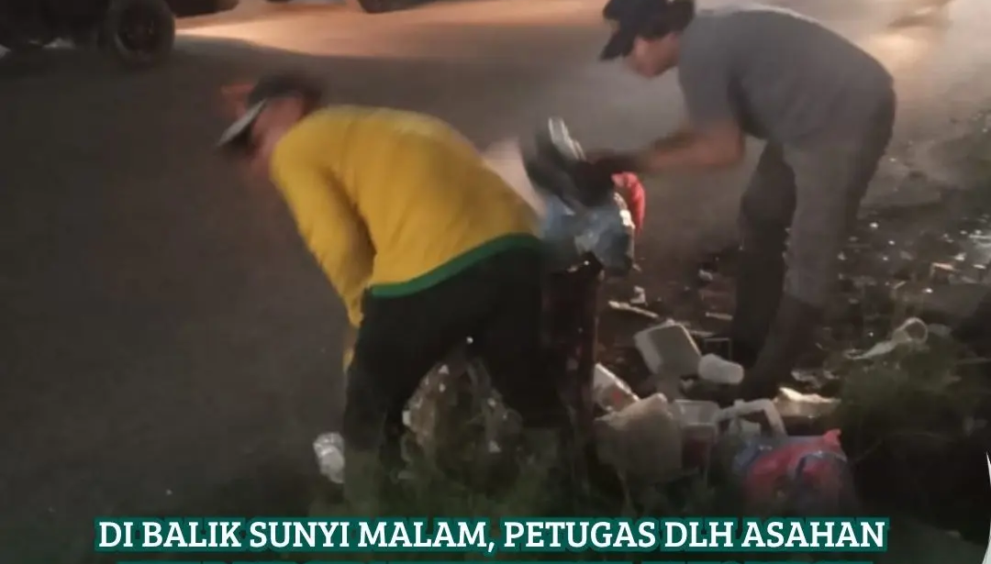 Copy of Salinan dari Salinan dari Oranye dan Kuning Abstrak Modern Twibbon PKKMB Konten Instagram