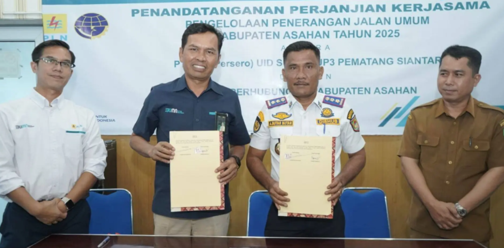 Penandatanganan KErja sama bersama PLN