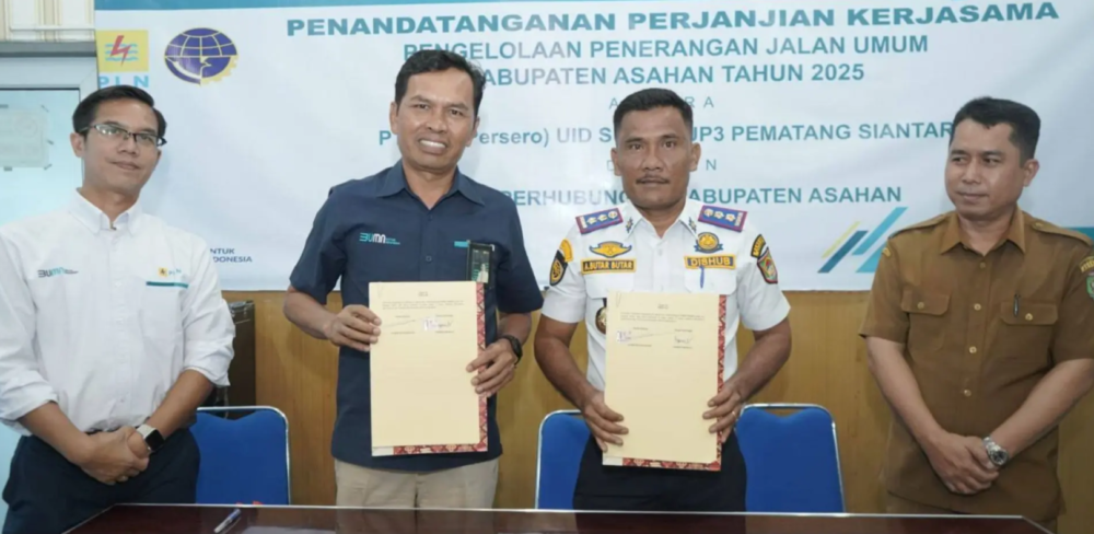 Penandatanganan KErja sama bersama PLN