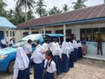 Pelayanan mobil Perpustakaan keliling Ke UPTD SMP N 1 Aek Ledong Kec. Aek ledong