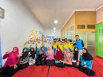 Diskusi Santai di Perpustakaan