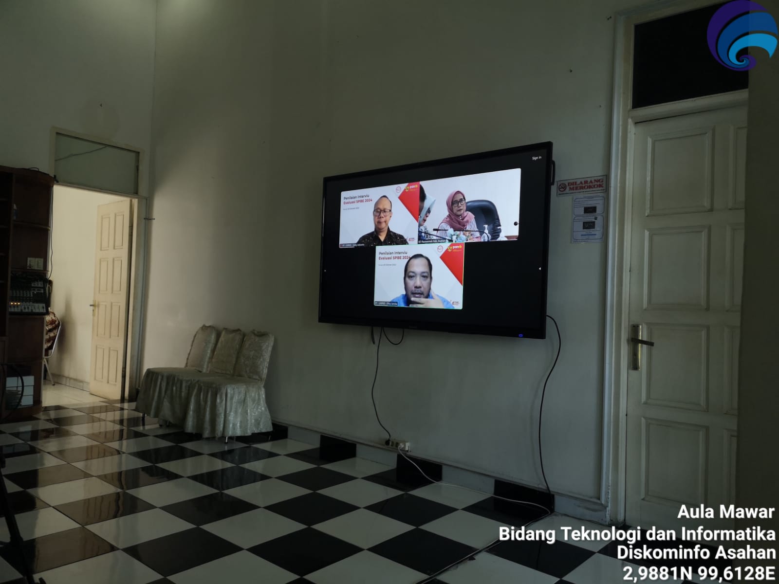 DISKOMINFO MEMFASILITASI ZOOM MEETING EVALUASI SPBE 2024