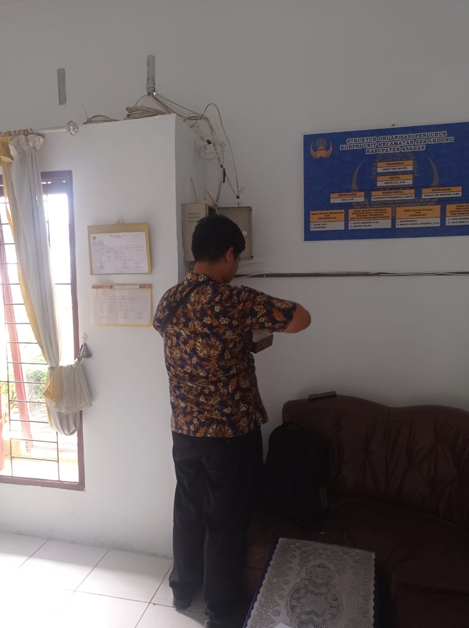  PENGGANTIAN PERANGKAT INTERNET DI KANTOR CAMAT AEK LEDONG