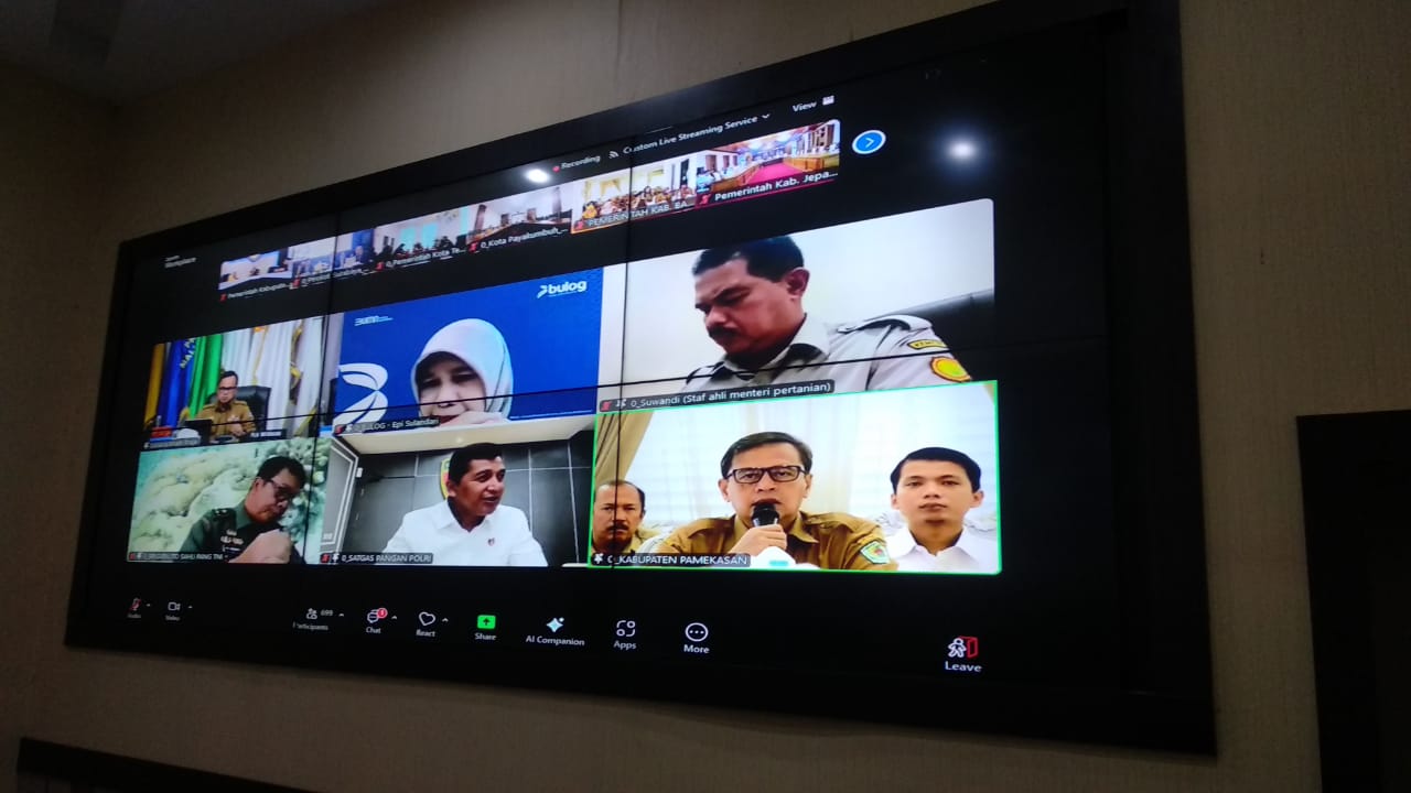  DISKOMINFO MEMFASILITASI RAPAT PENGENDALIAN INFLASI DAERAH SECARA ZOOM