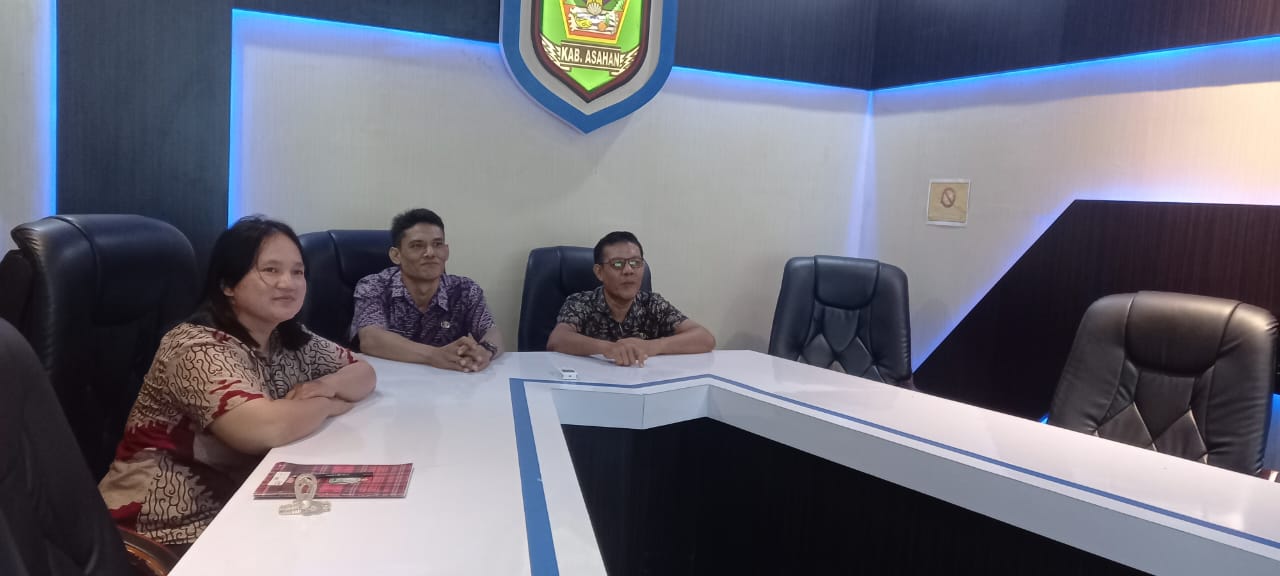  Staf Bidang Teknologi dan Informatika Dinas Komunikasi dan Infomatika Kabupaten Asahan Mengikuti Webinar di Command Center
