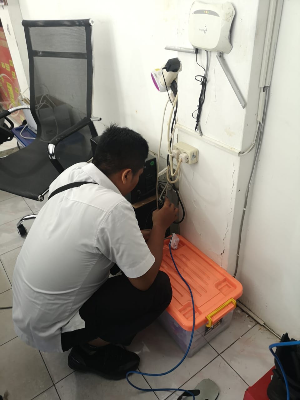  PENGECEKAN KONEKSI INTERNET DI RUANG DATUN KEJAKSAAN