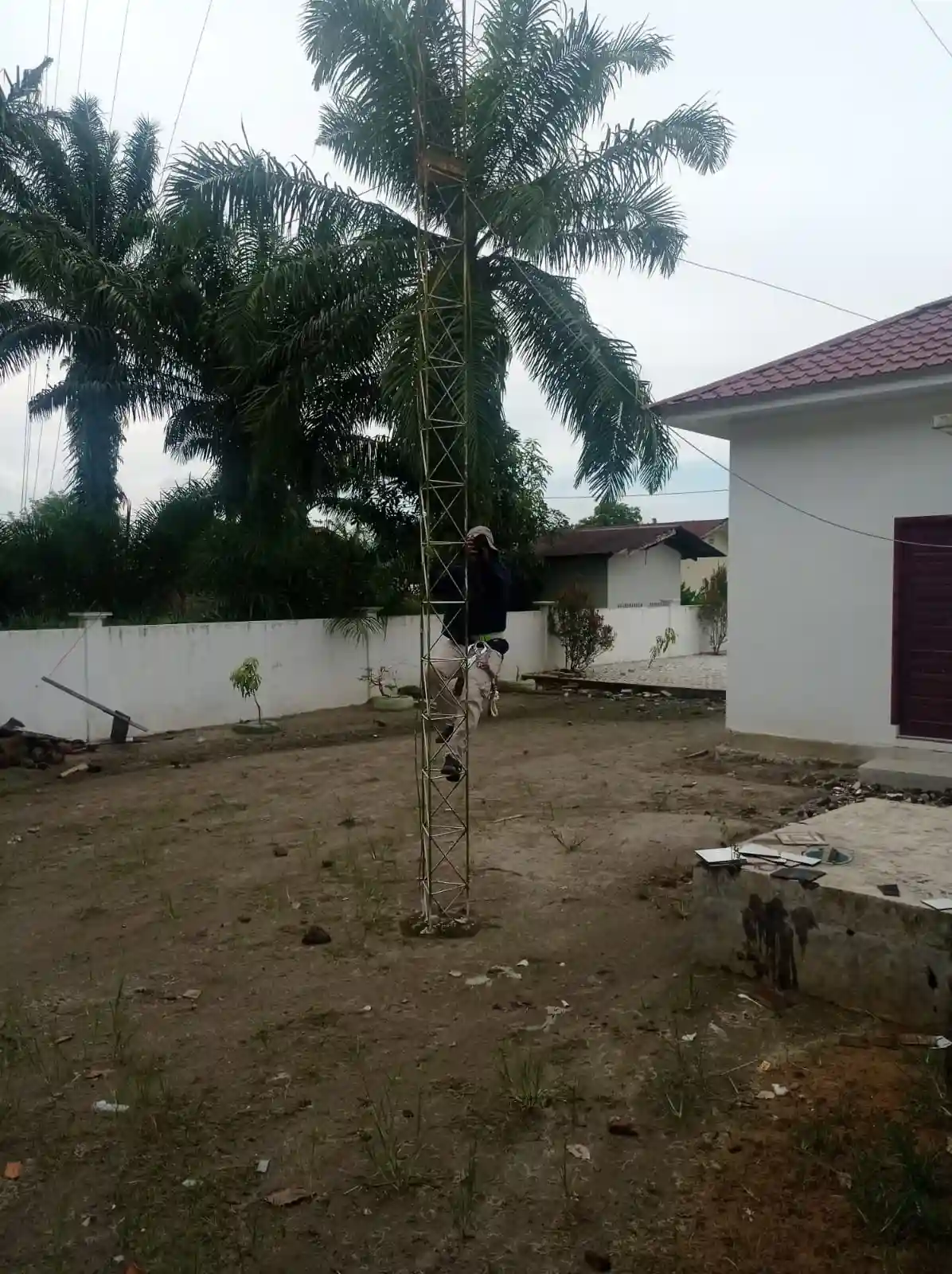  PERBAIKAN KONEKSI INTERNET DI KANTOR CAMAT AEK LEDONG