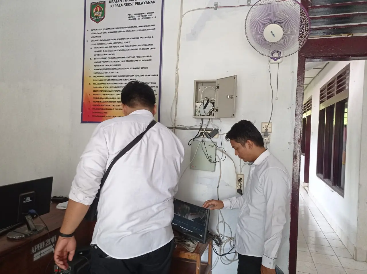  MONITORING JARINGAN INTERNET DAN CCTV DI KANTOR CAMAT AEK SONGSONGAN