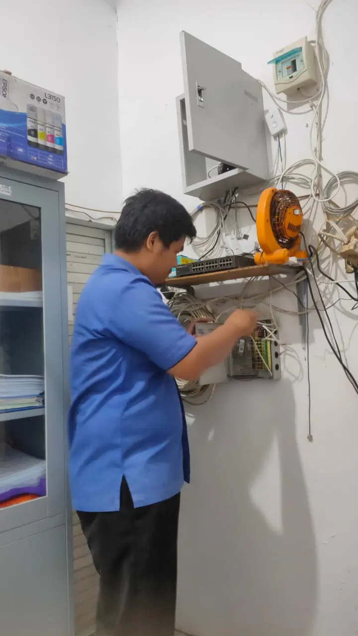  Perbaikan CCTV di Dinas Kepemudaan Olahraga dan Pariwisata