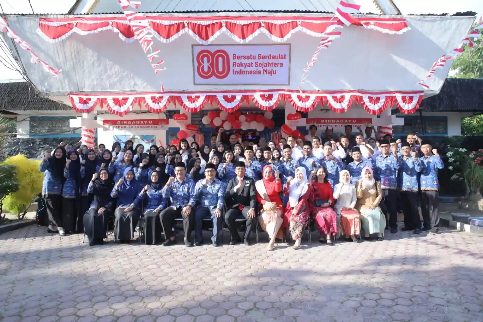 ezgif-83c850f34ed46b