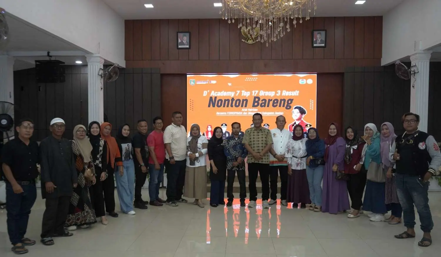  Diskominfo Asahan Fasilitasi Videotron untuk Nobar di Pendopo Rumah Dinas