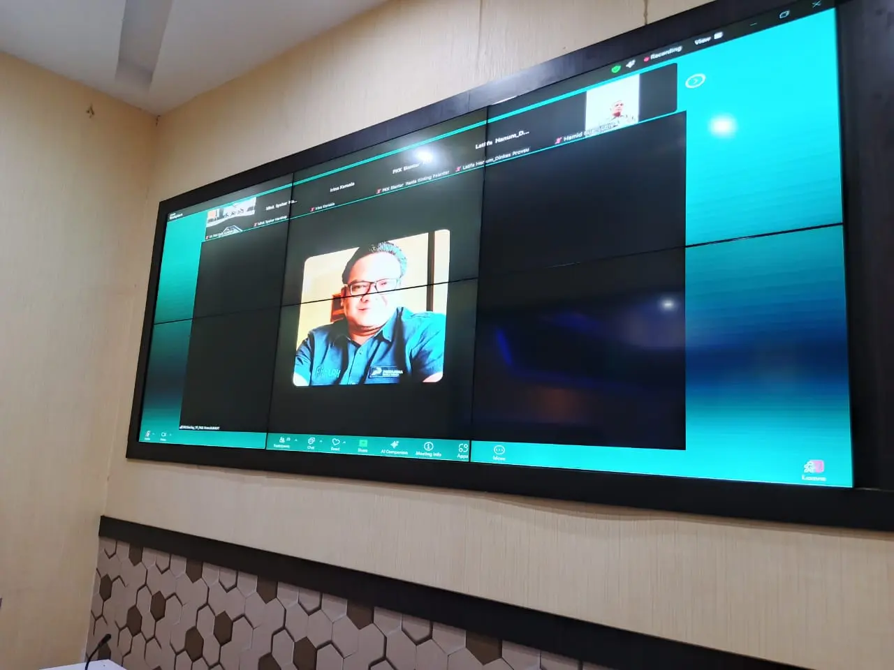  Dinas Kominfo Asahan Fasilitasi Vidcon Penyerahan Penghargaan Lomba IVA Test 2025