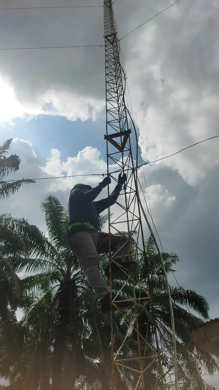 Perbaikan Jaringan Internet di Kecamatan Bandar Pulau