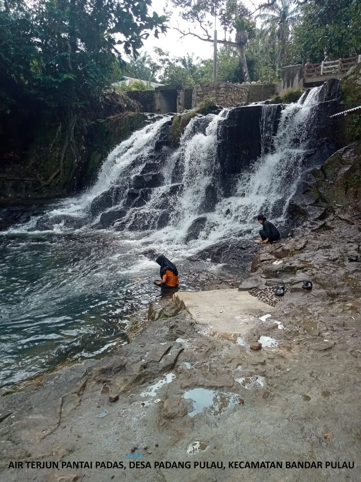 AIR_TERJUN_PANTAI_PADAS_copy